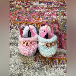 Bebe Tiedye Baby Slippers Size 5/6
